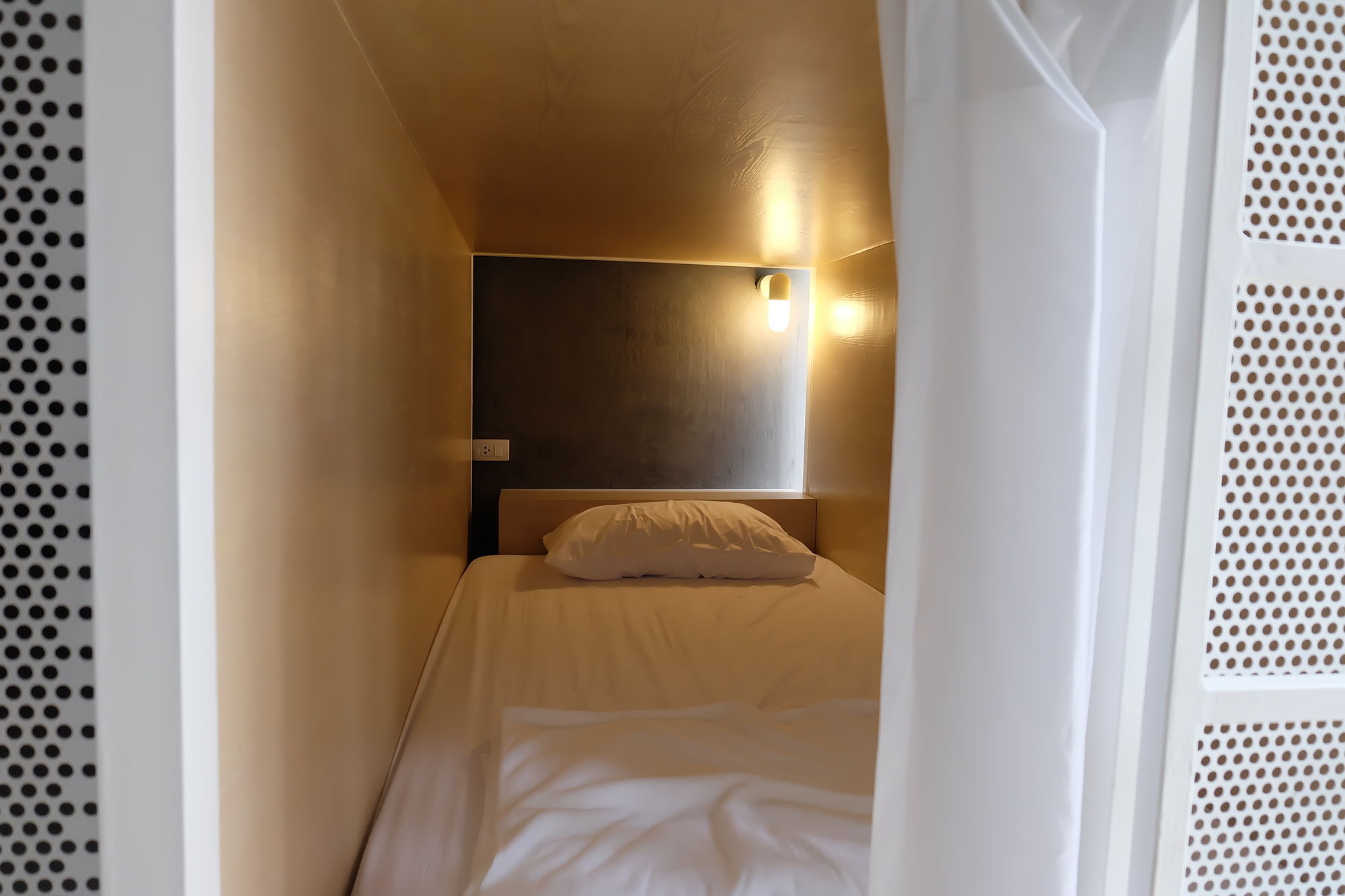 On The Bed Hostel Bangkok Exterior photo