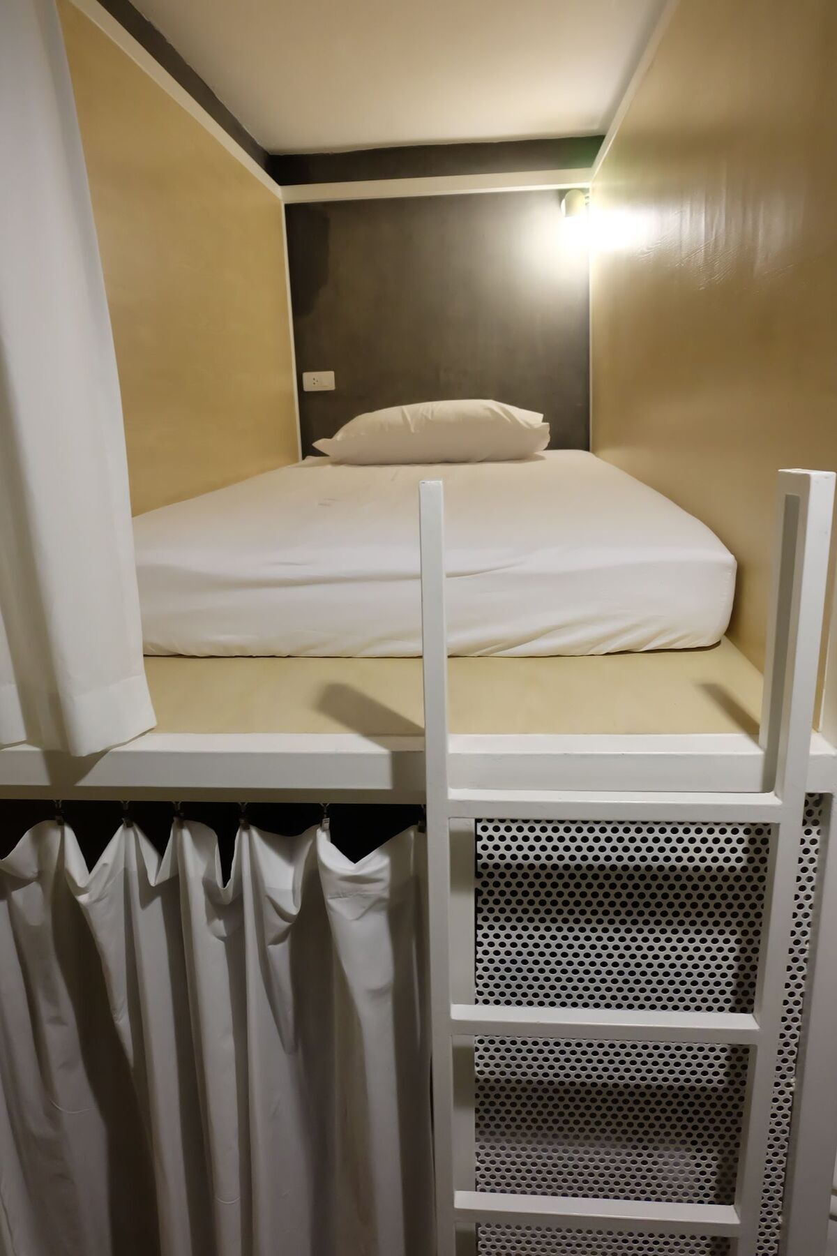 On The Bed Hostel Bangkok Exterior photo