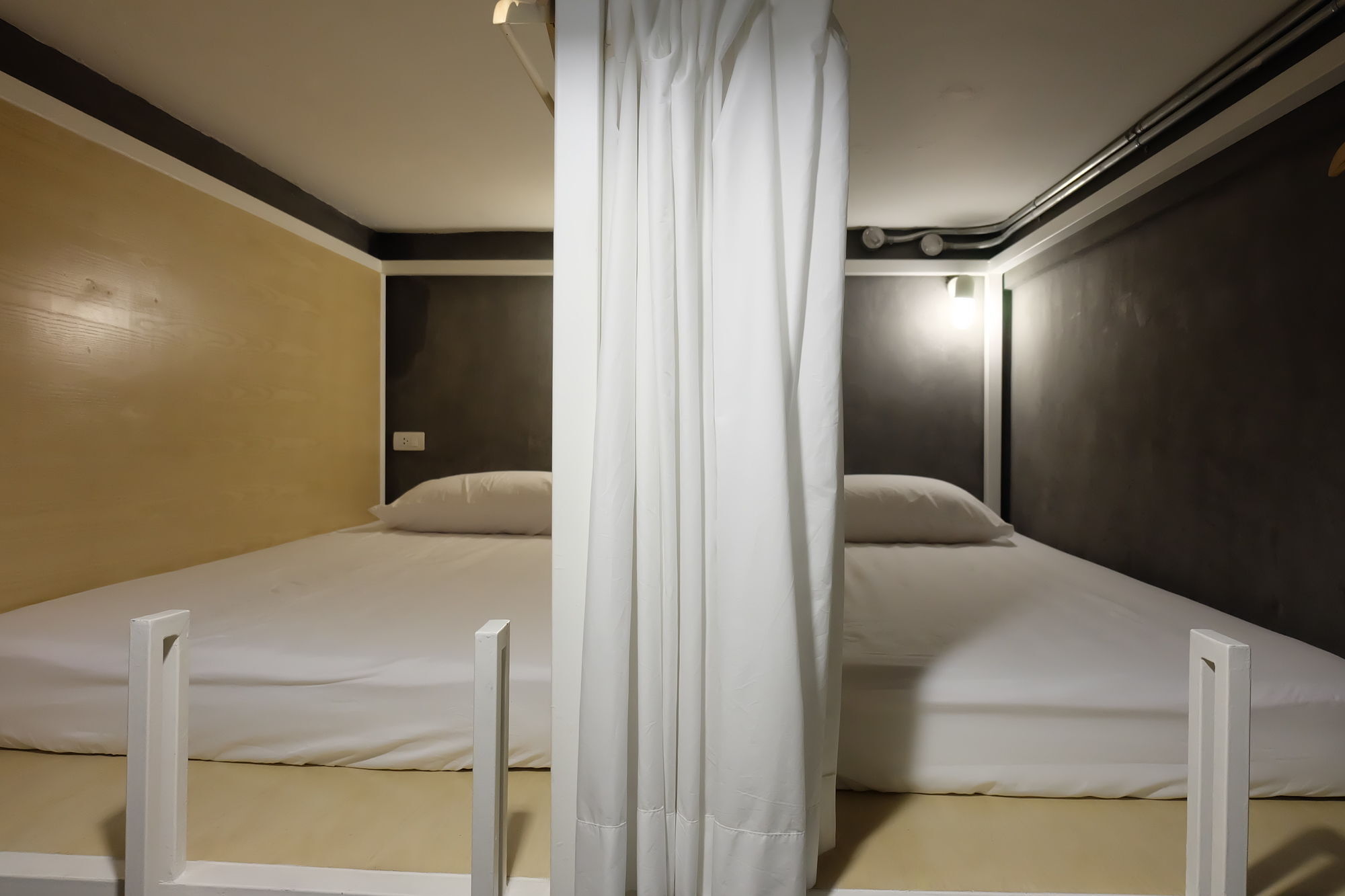 On The Bed Hostel Bangkok Exterior photo